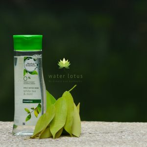 Herbal Essences Daily Detox Shine White Tea & Mint shampoo